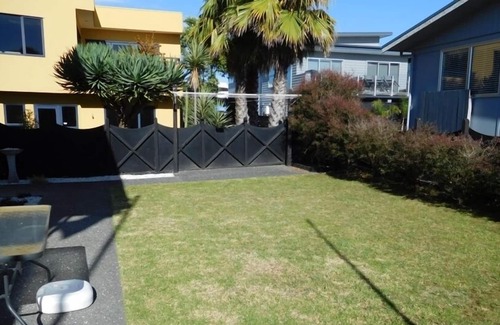 Whangamata House | Beach at your front door