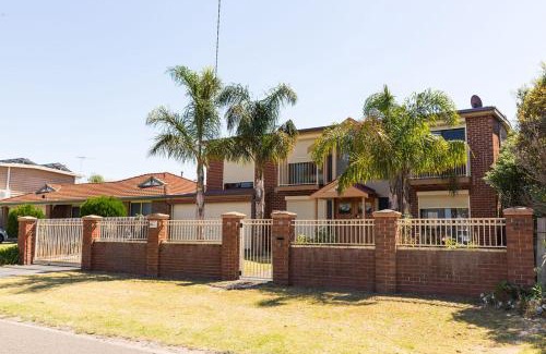 Capel Sound House | Beach Bliss Poolside Paradise