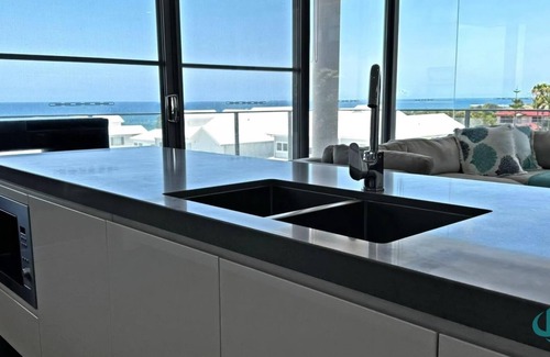 Caves Beach Apartment | Beach Blossom - Apartment and walk to the beach!