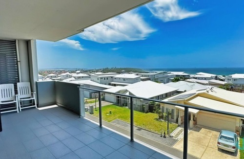 Caves Beach Apartment | Beach Blossom - Apartment and walk to the beach!