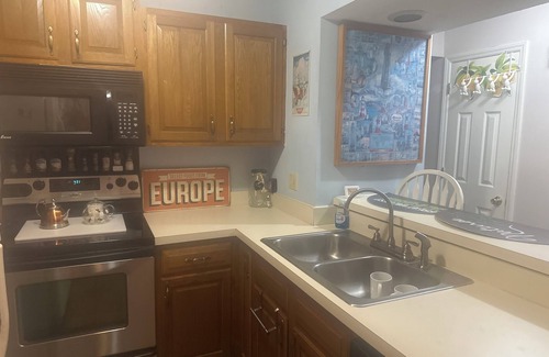 Myrtle Beach House | Beach Bound Full house 2bedrm 2b Broadway. LOCATION Beach 1.5miles private space
