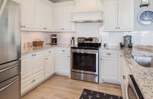 Crystal Beach House | Beach Breeze*Beachfront*Pet friendly