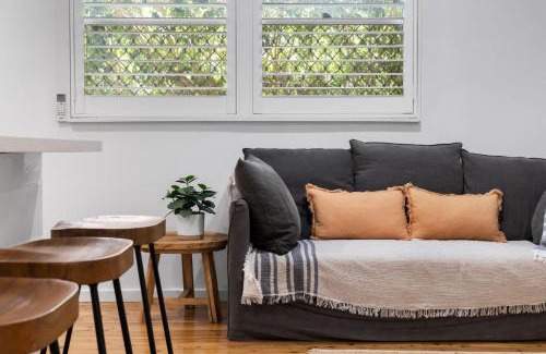 Merewether Apartment | Beach & Brew-Modern 1-Bedroom in Trendy Merewether