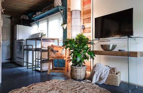 Jacksonville Beach House | Beach Casita w/Treehouse. Cozy, Unique, hand-crafted. Pets Ok -10 min. - to Mayo