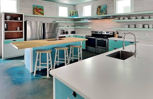 Port Aransas House | Beach Club 3 | Pet-friendly, Walk to the Beach, Private Pool!