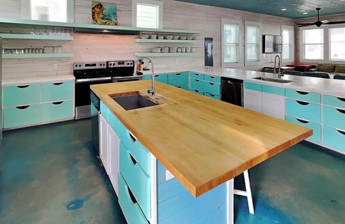 Port Aransas House | Beach Club 3 | Pet-friendly, Walk to the Beach, Private Pool!