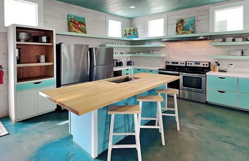 Port Aransas House | Beach Club 3 | Pet-friendly, Walk to the Beach, Private Pool!