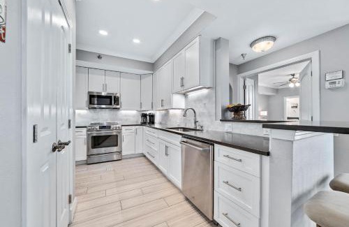 Ono Island House | Beach Colony Tower Unit 18C