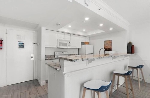 Hutchinson Island South Apartment | Beach Condo/High-End Finishes/Island Beach Resort/No Cleaning Fee/Condo 201