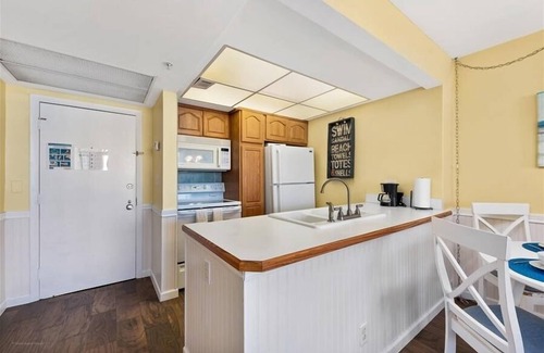 Hutchinson Island South Apartment | Beach Condo/Island Beach Resort/No Cleaning Fee/Condo 415