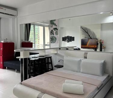 Nasugbu Apartment | Beach condos at Pico de Loro Cove - Wi-Fi & Netflix, 42-50'TVs with Cignal cable, Uratex beds & pillows, equipped kitchen, balcony, parking - guest registration fee is not included