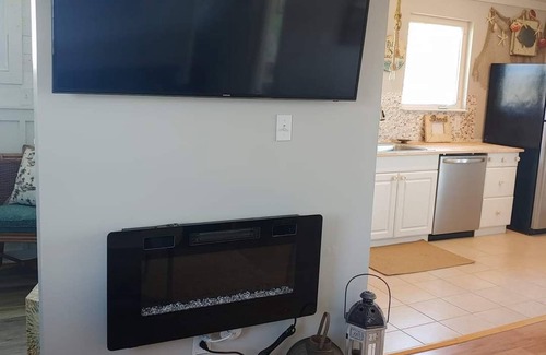 Colington Cottage | Beach Cottage, in Grandy, on the Currituck Sound in Outer Banks Mainland