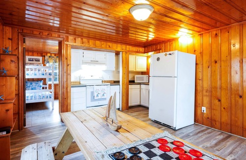 Ocean Drive Cottage | Beach Cottage Heart of Ocean Drive Sleeps 14