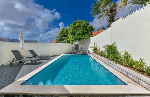 Modanza Villa | Beach Dream Island House- 10 Minutes from Eagle Beach