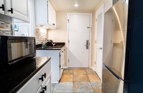 Litchfield by the Sea Apartment | Beach Dreams, Pool View Room, 1st Floor sleeps 4