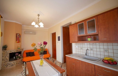 Limnos Apartment | Beach flat with garden, Jacuzzi, BBQ