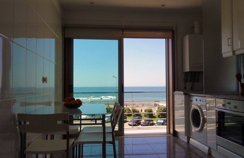 Canidelo Apartment | Beach front apartment with superb sea view, 10 min. from Porto
