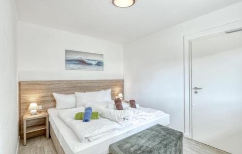 Altenkirchen Apartment | Beach Front Apartment In Altenkirchen With Wifi