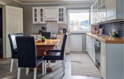 Oyslebo Apartment | Beach Front Apartment In Øyslebø