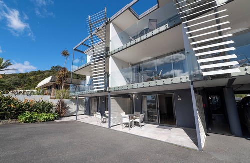 Paihia Apartment | Beach Front at Sea Spray