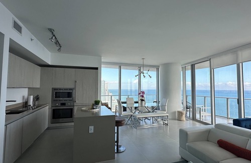 Seybold Resort | Beach front Condo with Resort Amenities