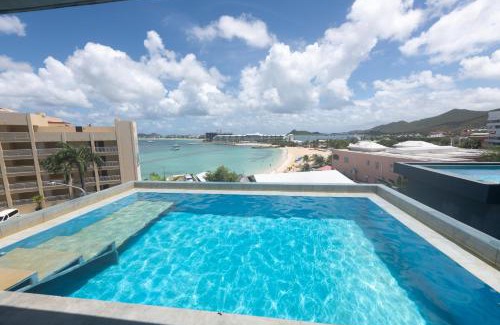 Simpson Bay Apartment | Beach Front Condos