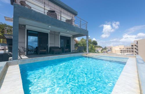 Simpson Bay Apartment | Beach Front Condos