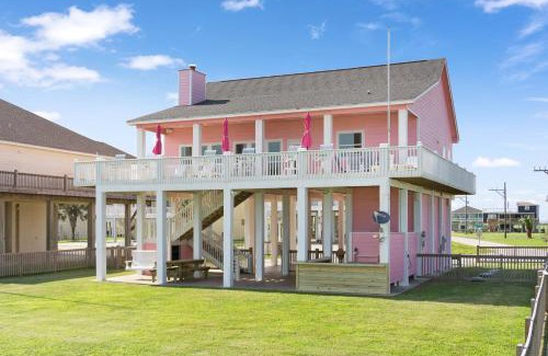 Crystal Beach House | Beach Front Cottage with Beautiful Ocean Views!