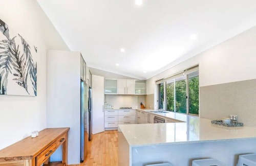 Warana House | Beach Front Elegance - Space & Privacy ZF5