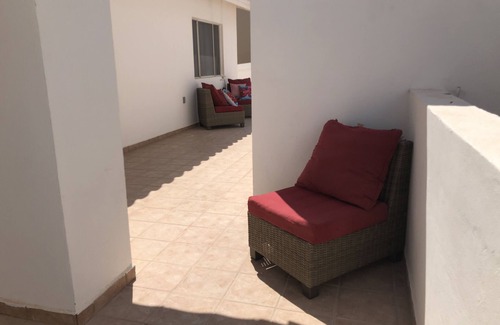 Las Conchas Apartment | Beach front getaway at Mid-Tide
