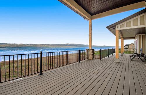 Laketown House | Beach Front Haven