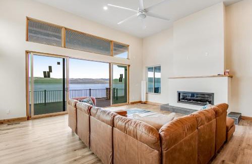 Laketown House | Beach Front Haven