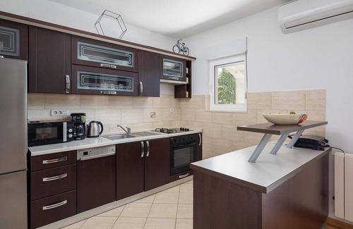 Kastel Novi House | Beach front home in Kastel Novi