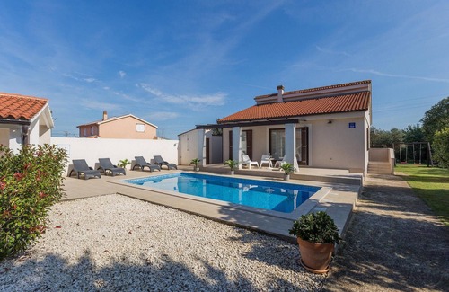 Liznjan House | Beach front home in Pula