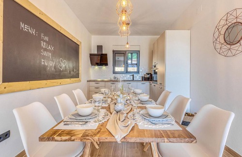 Pakostane House | Beach front home in Vrana