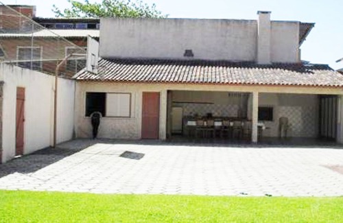 Barra da Lagoa House | Beach front house with pool bar lagoon season