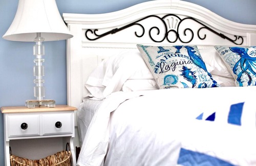 Colwood House | BEACH FRONT OASIS 15 MINS FROM DOWNTOWN VICTORIA