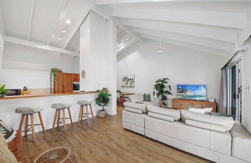 Buddina Villa | Beach front, Ocean views "Small Dog Welcome"