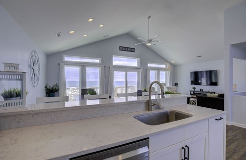 North Topsail Beach House | Beach Front Paradise-Book your Fall/Winter Weekend Get Away-Filling up fast!