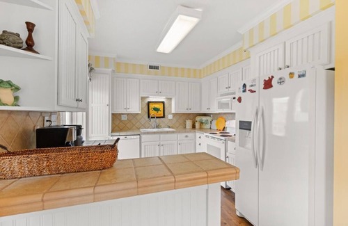Georgetown County Condo | Beach & Golf Escape 2 Bdrm End Unit 3rd Flr