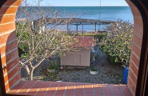 Almayate Bajo Villa | Beach house in Valle Niza with direct sea access and parking