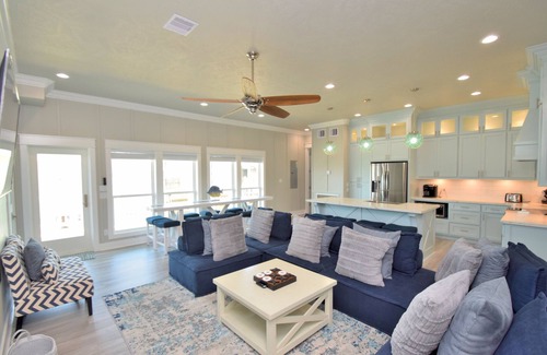 Crystal Beach House | BEACH HANSON 2 New Construction with Private pool and hot tub on upper deck.