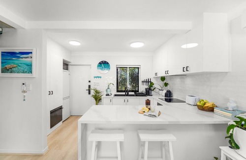 Scarborough Apartment | Beach Happy - w/pool and nearby beach access!