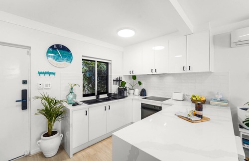 Scarborough Apartment | Beach Happy - w/pool and nearby beach access!