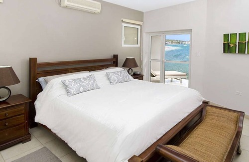 Dawn Beach Estates Villa | Beach House Younes (1/2 Rooms)