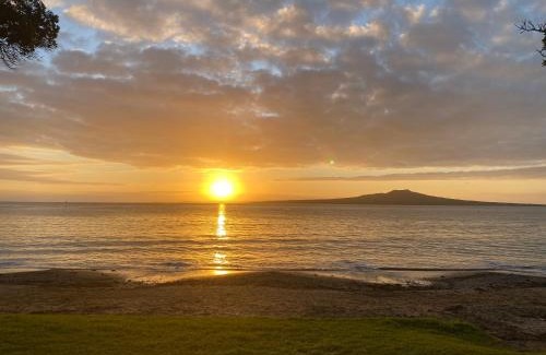Takapuna House | Beach holiday retreat