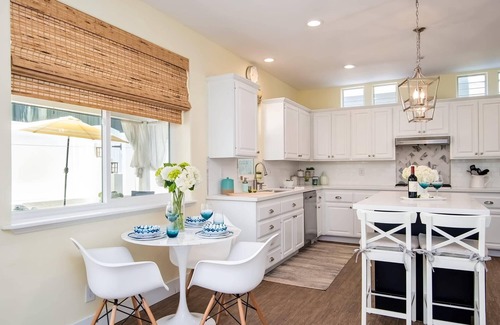 Encinitas House | Beach House, 1 Block to Sand! Sauna and 2 Suites