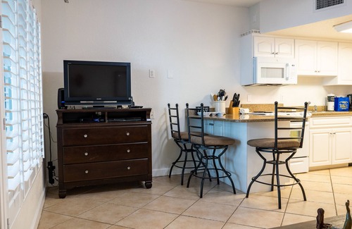Bradenton Beach Condo | Beach House 3 Beach Front Panoramic Sunset Views Screened Lanai
