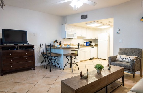 Bradenton Beach Condo | Beach House 3 Beach Front Panoramic Sunset Views Screened Lanai