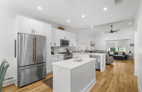 Port St. Joe House | Beach House - 6th Street Retreat by PHG